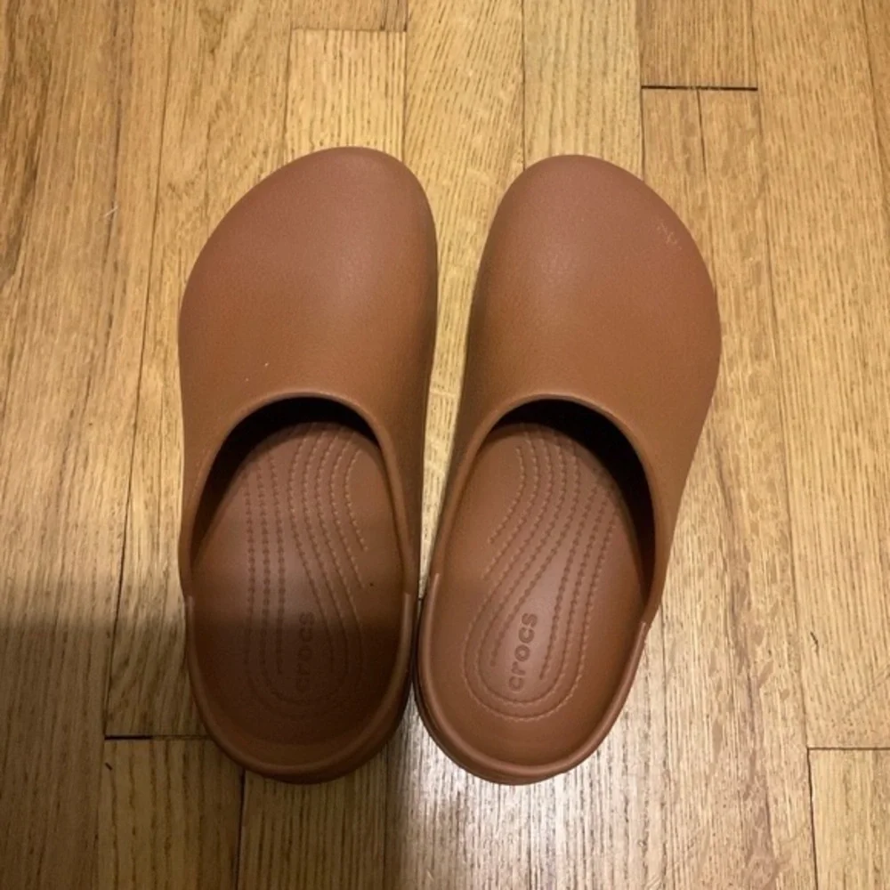 CROCS Kids Tan Slippers